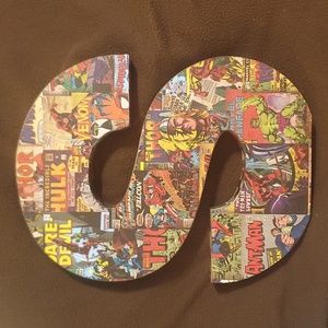 NWT "S" with‎ Marvel Comics